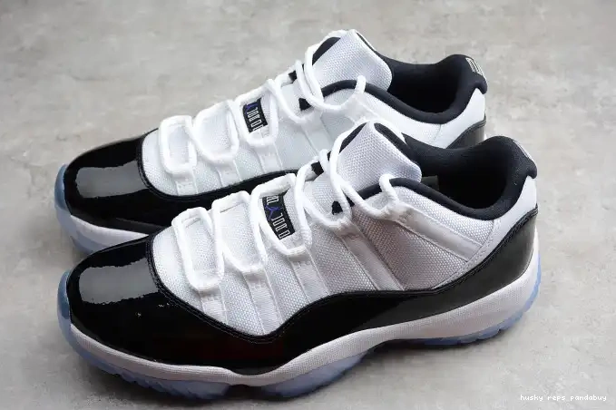 Rep Husky Low  11 Retro White 528895-153 Air 